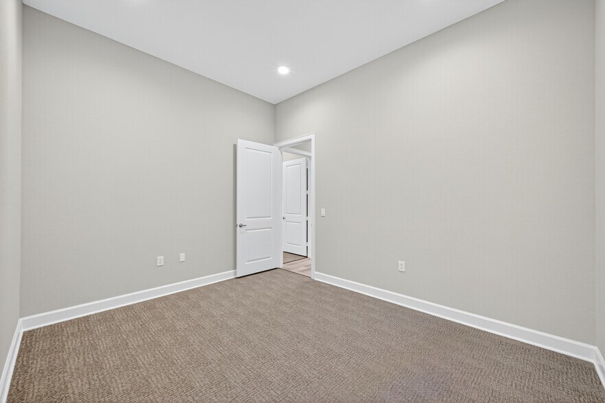 More Photos Of 13803 Madera Run, Humble Office For Sale