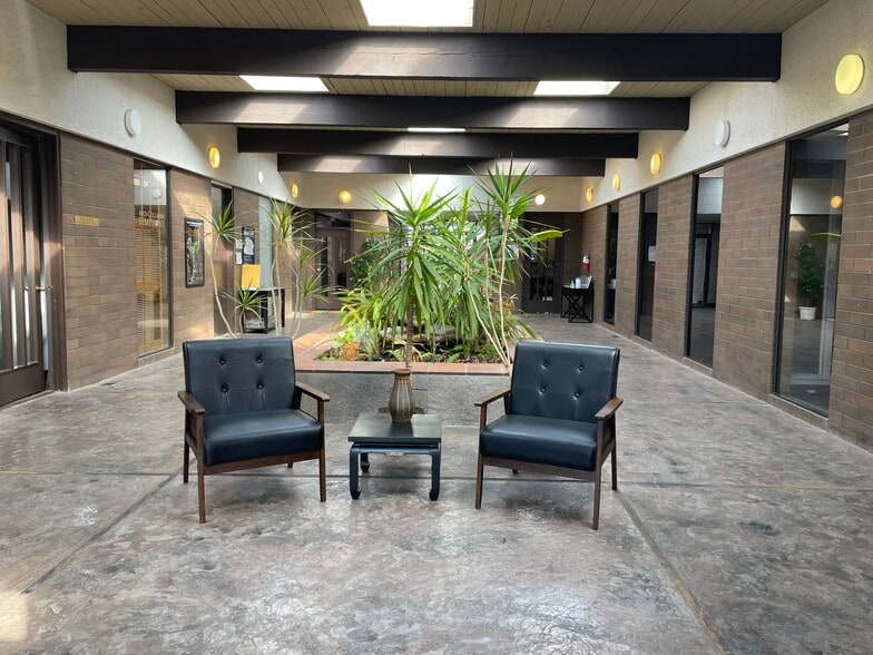 More Photos Of 1177 Jadwin Ave, Richland Office For Lease