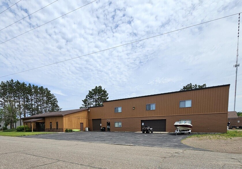 More Photos Of 701 Washington St, Rhinelander Office For Sale