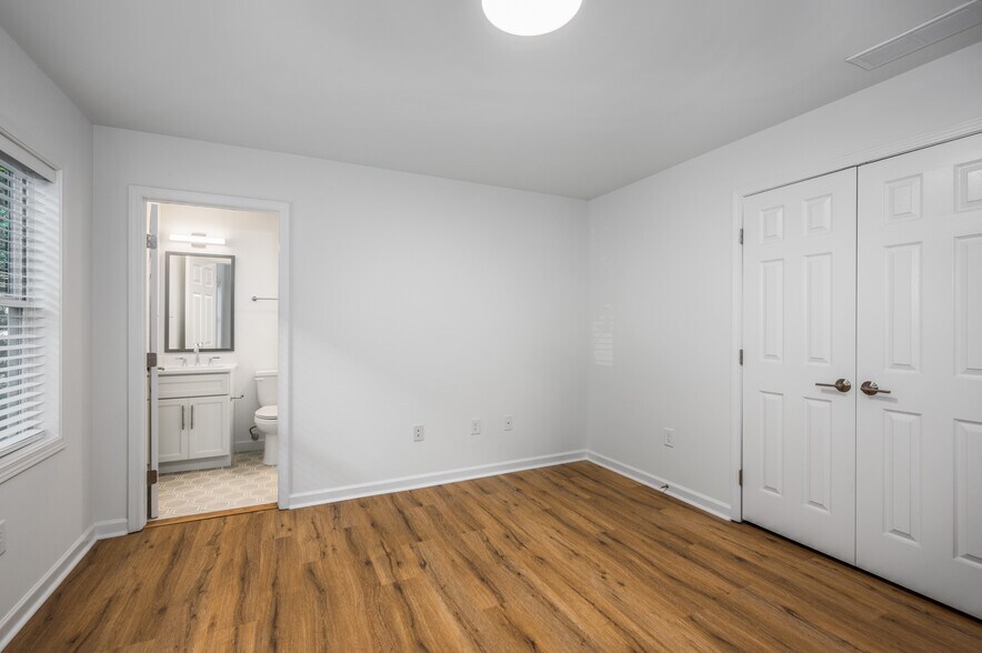 More Photos Of 704 Durant Pl NE, Atlanta Apartments For Sale