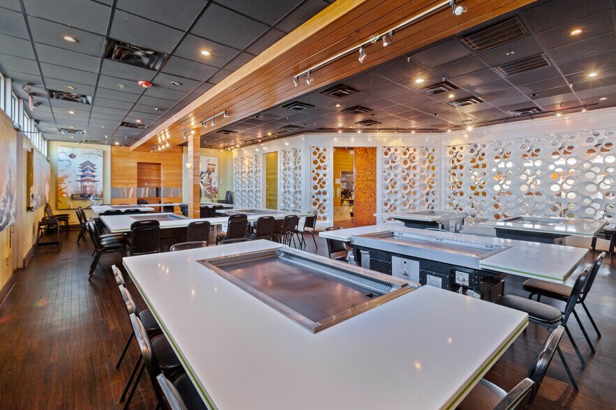 More Photos Of 102 Clinton Center Dr, Clinton Restaurant For Sale