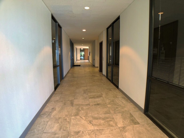 More Photos Of 1733 Briarcrest Dr, Bryan Office For Lease