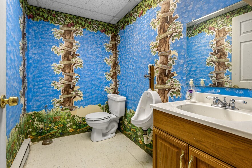 More Photos Of 99 Roper Dr, Park Hills Self Storage For Sale
