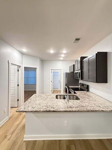 More Photos Of 422 Falls Pt SW, Madison Flex For Sale