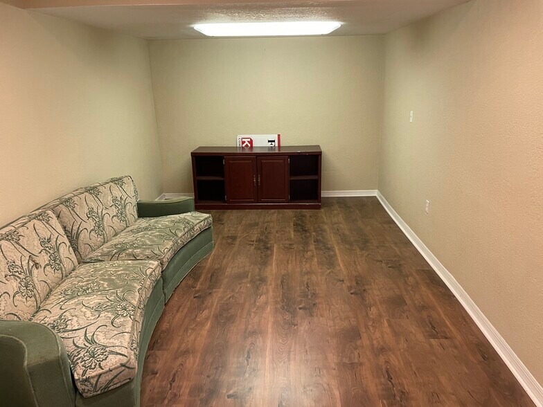 More Photos Of 6232 Madison St, New Port Richey Office Residential For Lease