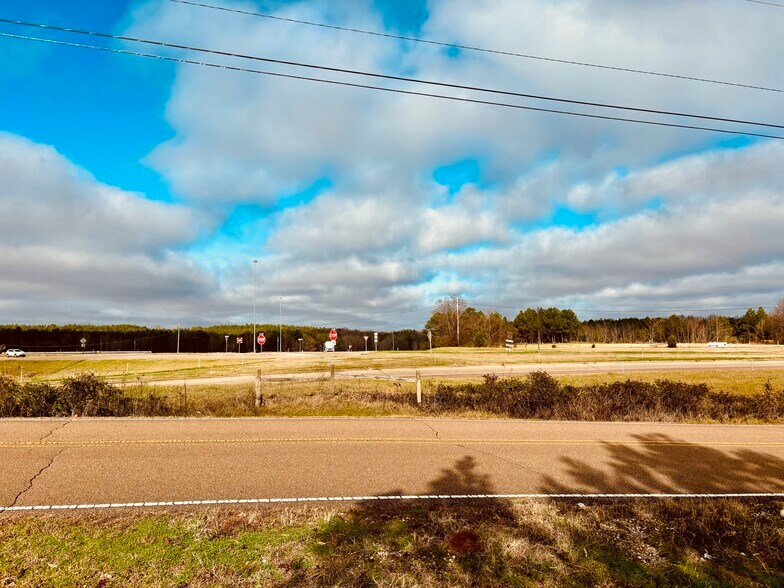 More Photos Of 413 SE Frontage Rd, Winona Land For Sale