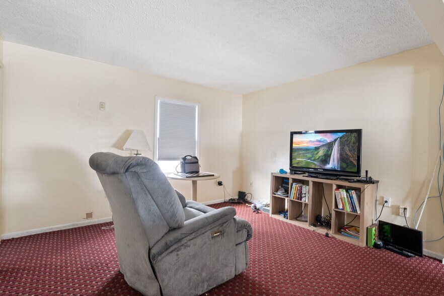 More Photos Of 1530 Cleveland Rd, Sandusky Hotel For Sale