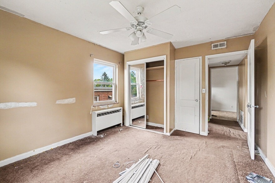 More Photos Of 2370 Losantiville Ave, Cincinnati Multifamily For Sale