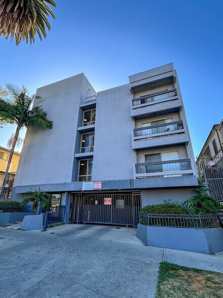 More Photos Of 320 S Occidental Blvd, Los Angeles Apartments For Sale