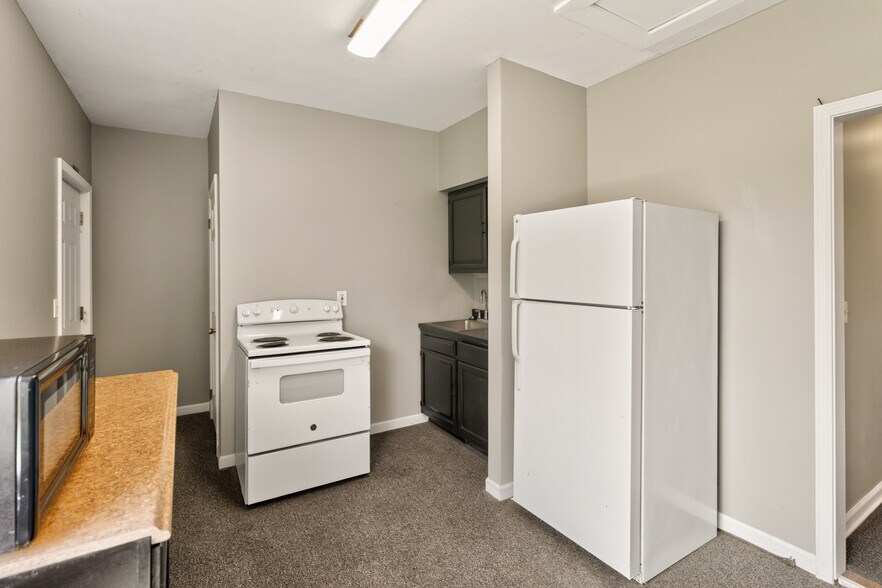 More Photos Of 6107 Loomis Rd, Farmington Office For Sale