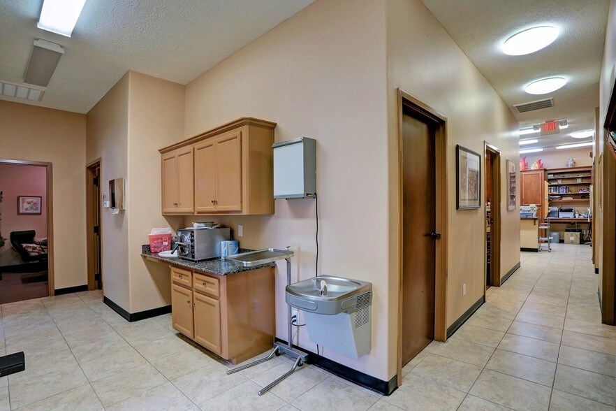More Photos Of 3208 Broadway St, Houston Medical For Lease