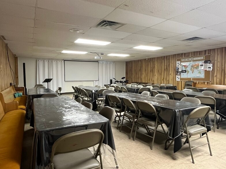 More Photos Of 109 Mission Dr, Vicksburg Religious Facility For Sale