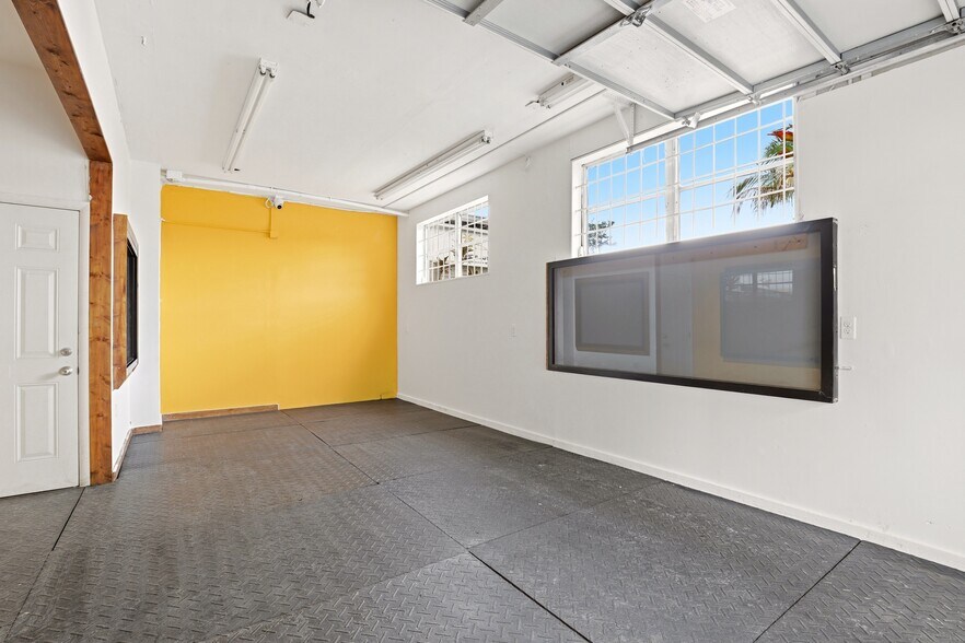 More Photos Of 824 N Dixie Hwy, Lake Worth Carwash For Lease