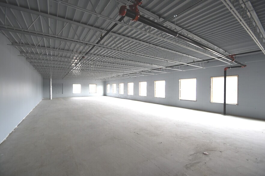 More Photos Of 2600 N 3rd Ave, Fargo Flex For Lease