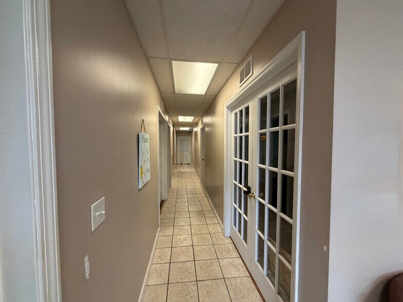 More Photos Of 205 S Armstrong Rd, Rogersville Loft Creative Space For Sale