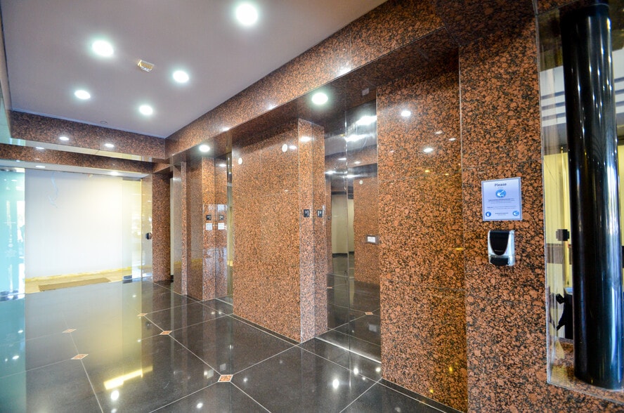 More Photos Of 12005 Ford Rd, Dallas Office For Lease