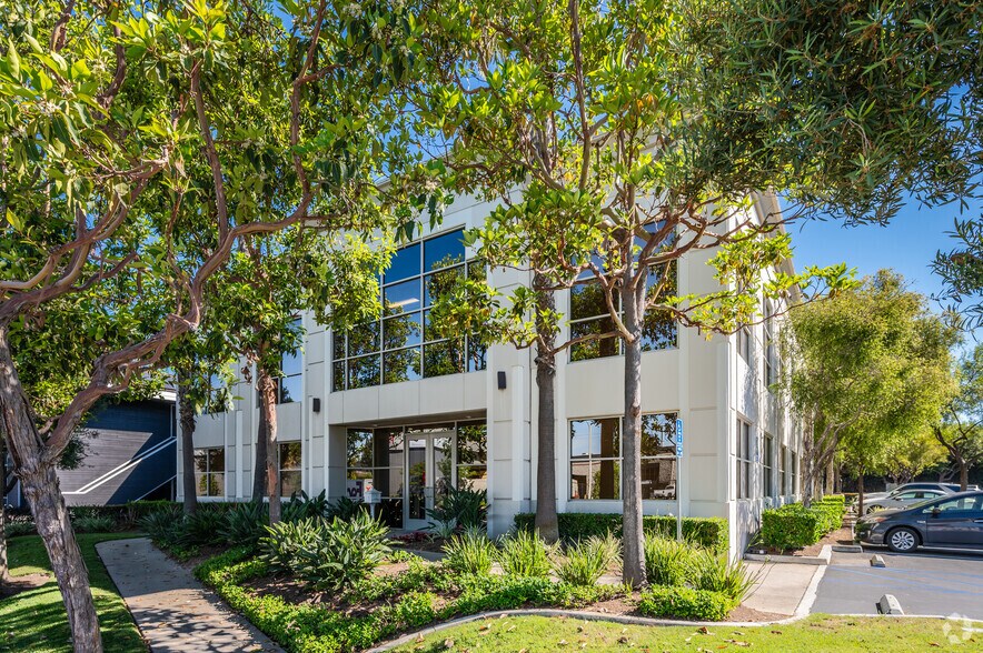 More Photos Of 1124 Bristol St, Costa Mesa Office For Sale