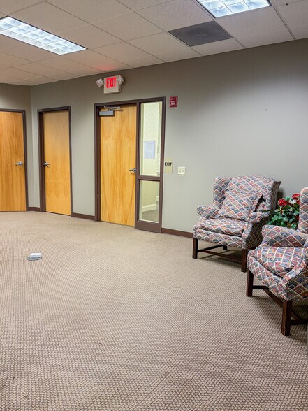 More Photos Of 5925 Stevenson Ave, Harrisburg Office For Sale
