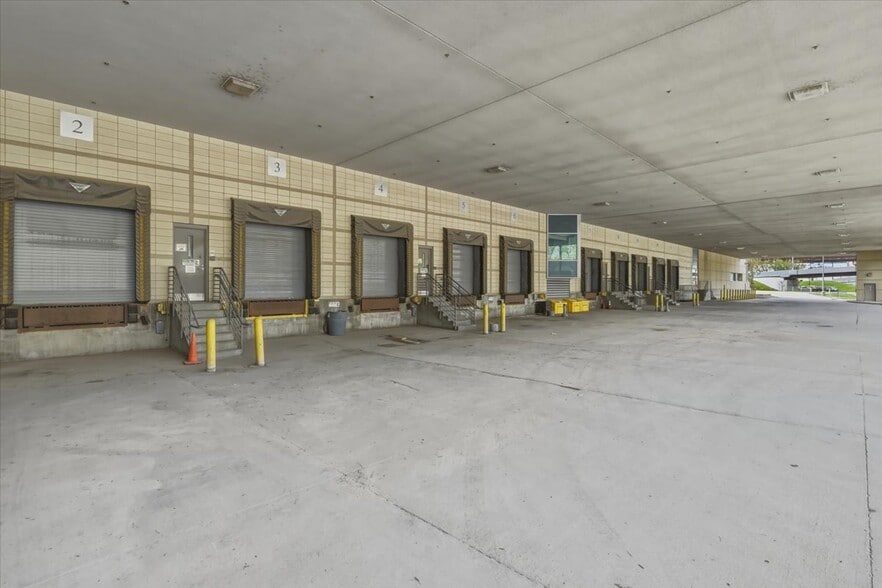 More Photos Of 1250 Capitol Avenue, Omaha Manufacturing For Sale