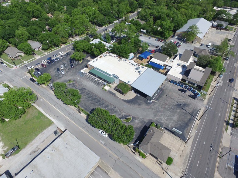 More Photos Of 200 W Congress St, Denton Office For Sale