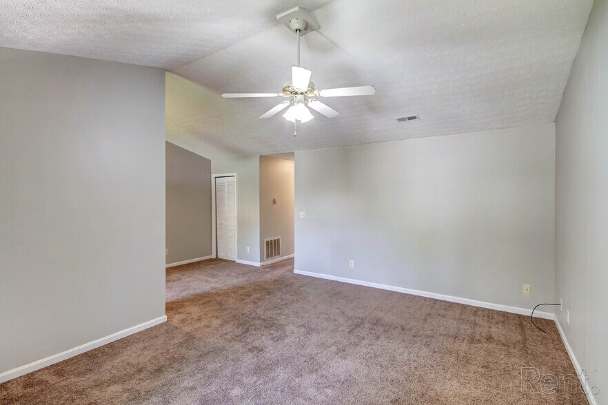 More Photos Of 220 Harrison St, Scottsburg Apartments For Sale