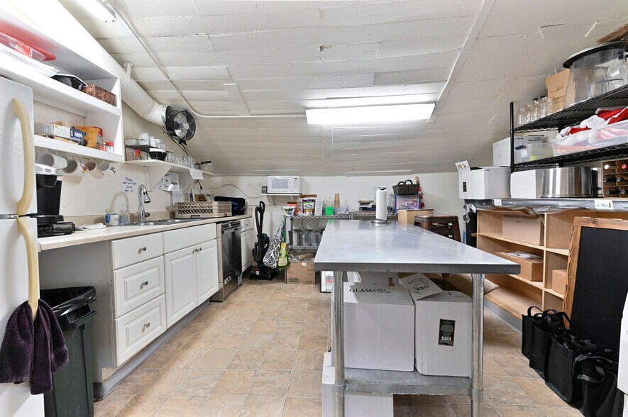 More Photos Of 435 Main St, Murphys General Retail For Sale