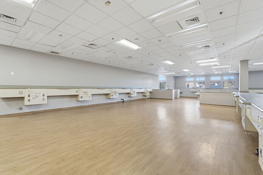 More Photos Of 6825 Burden Blvd, Pasco Medical For Lease