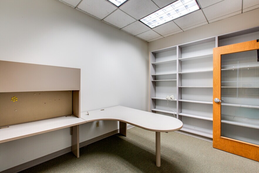 More Photos Of 5878 S Rapp St, Littleton Office For Lease