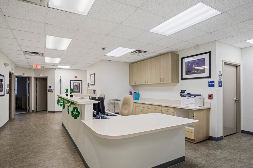 More Photos Of 1201 N Parrott Ave, Okeechobee Medical For Sale