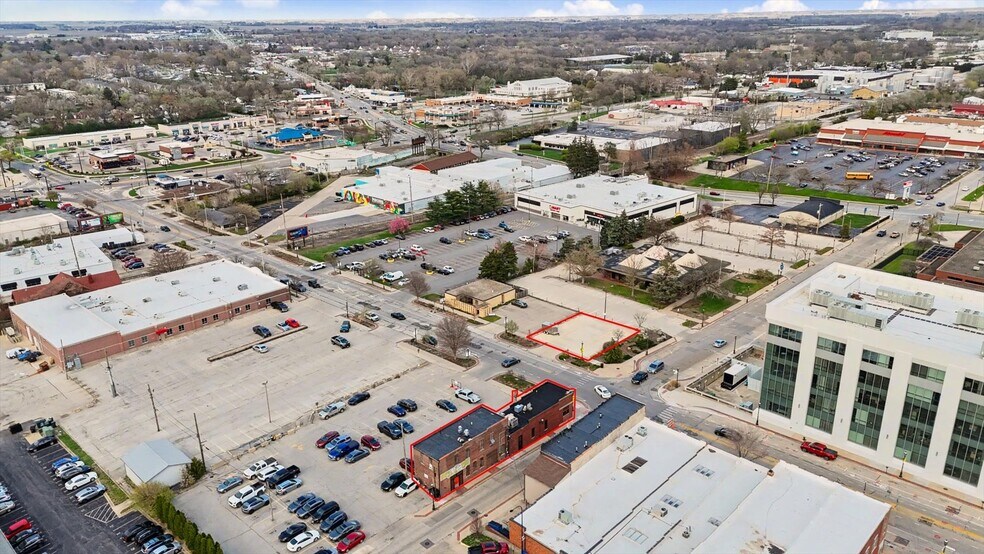 More Photos Of 201 N Broadway Ave, Urbana Restaurant For Sale