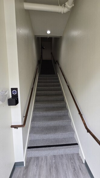 More Photos Of 1521 1/2 Pacific Ave, Santa Cruz Office For Lease