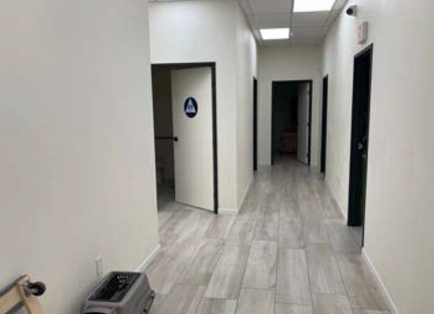 More Photos Of 3635-3637 Cahuenga Blvd W, Los Angeles Veterinarian Kennel For Sale