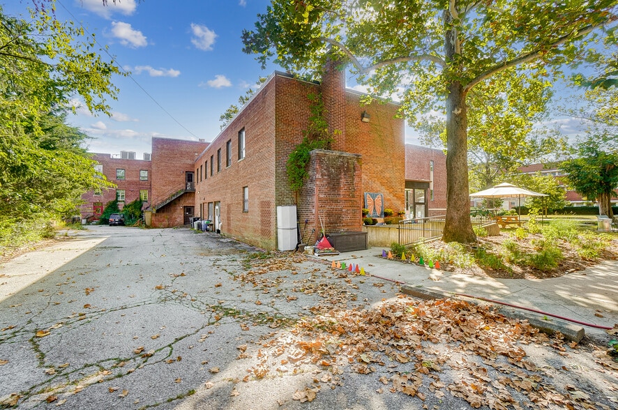 More Photos Of 800 Livermore St, Yellow Springs Research And Development For Sale