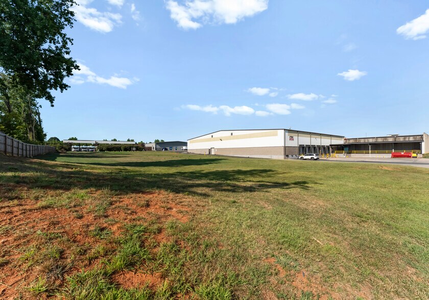 More Photos Of 141 Robins St, Lowell Manufacturing For Lease