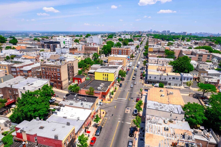 More Photos Of 6701 Bergenline Ave, West New York Office For Sale