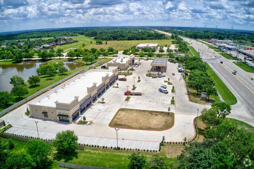 More Photos Of 15003 Highway 6, Rosharon General Retail For Lease