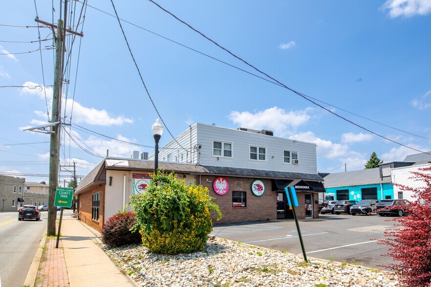 More Photos Of 5 Locust Avenue, Wallington Storefront For Sale