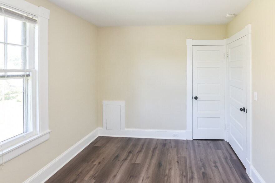 More Photos Of 104 Maple Ave, Chestertown Apartments For Sale