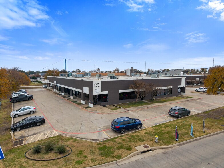 More Photos Of 310-320 Regal Row, Dallas Industrial For Lease