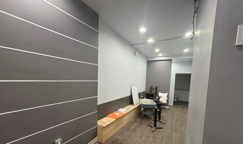 More Photos Of 240 E 4th St, New York Apartments For Lease