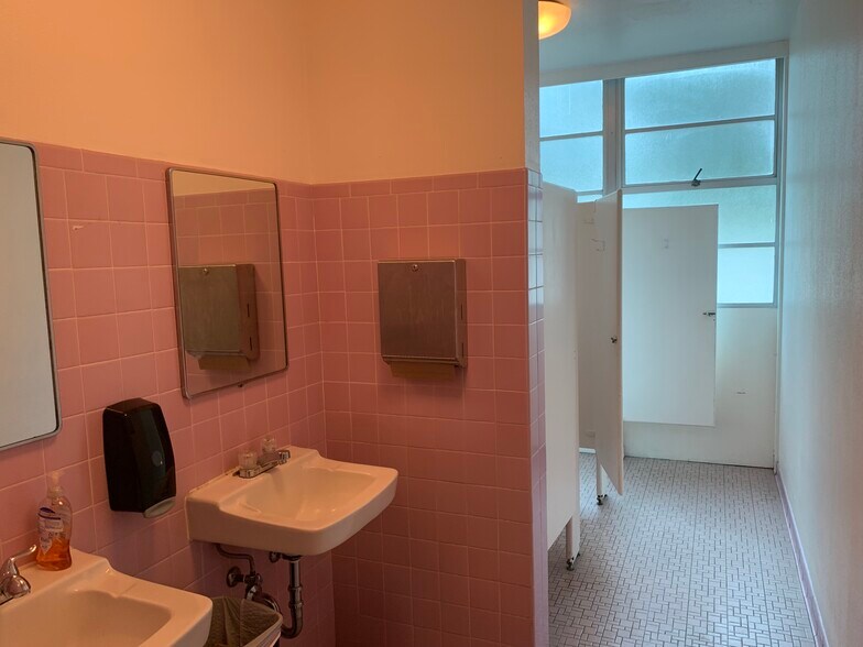 More Photos Of 4611 San Pedro, San Antonio Religious Facility For Sale