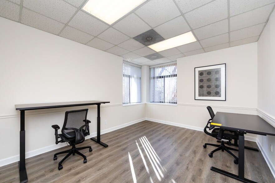 More Photos Of 10801 Johnston Rd, Charlotte Office For Lease