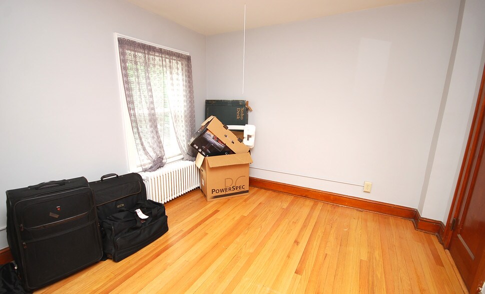 More Photos Of 158 6th St, Verplanck Apartments For Sale