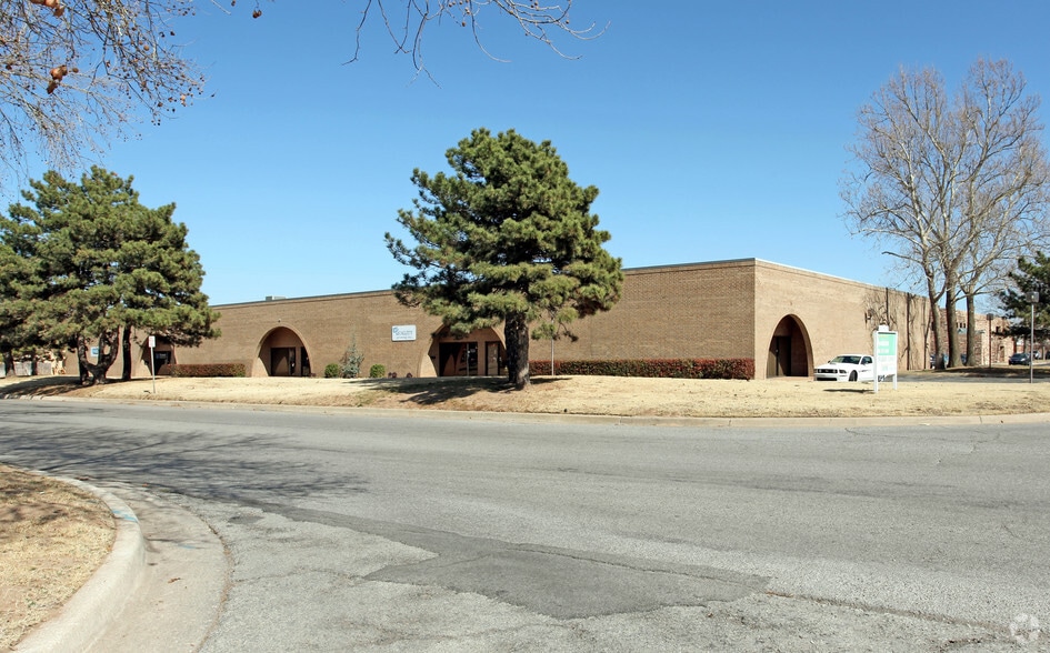 More Photos Of 1000 Cornell Pky, Oklahoma City Light Manufacturing For Lease