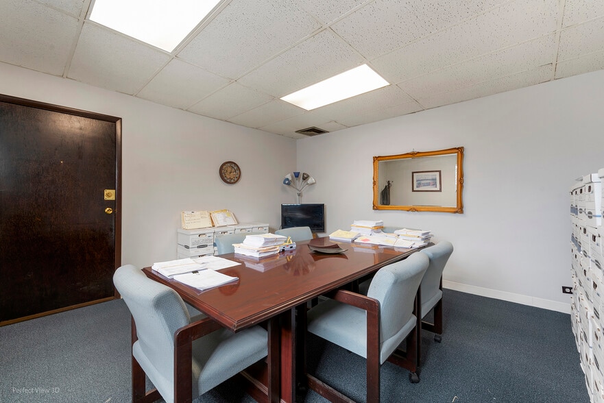 More Photos Of 720 Lake St, Oak Park Medical For Sale