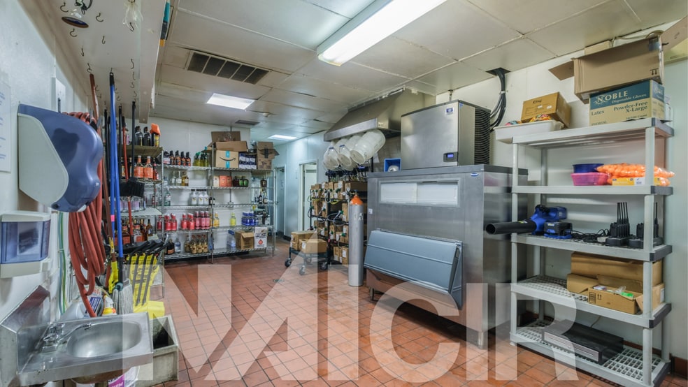More Photos Of 2650 Eastern Blvd, York Restaurant For Lease