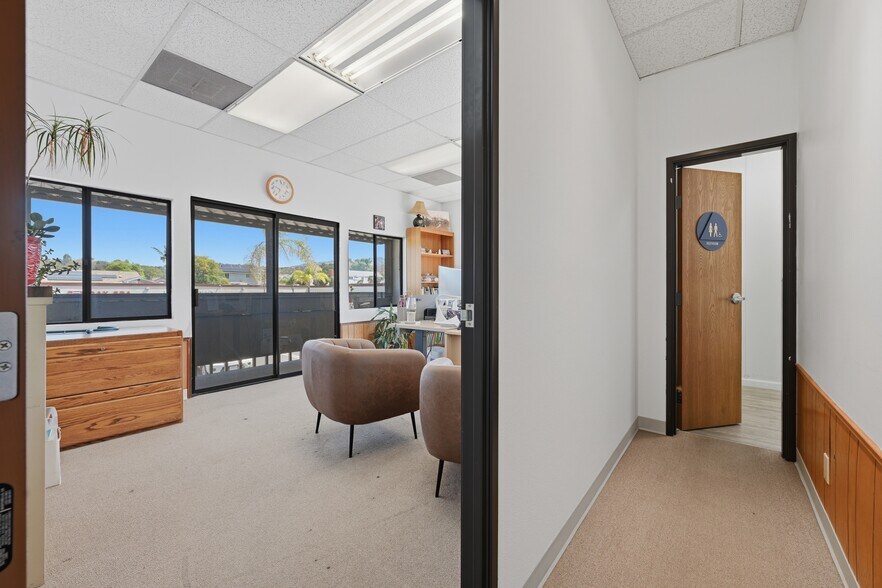More Photos Of 14010 Poway Rd, Poway Freestanding For Sale