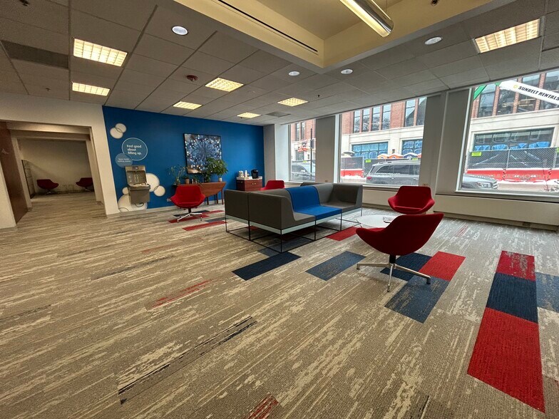 More Photos Of 520 Green Bay Rd, Winnetka Office For Lease