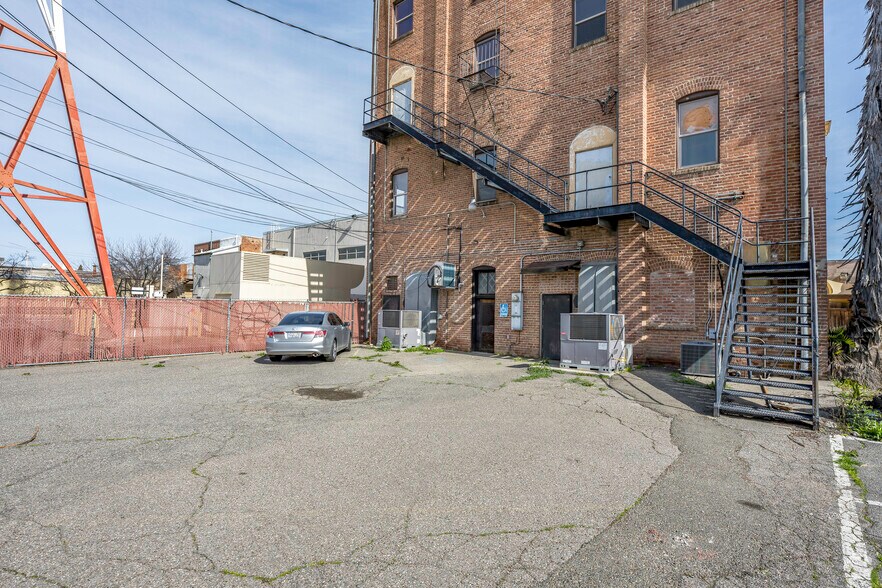 More Photos Of 115 N Butte St, Willows Loft Creative Space For Lease