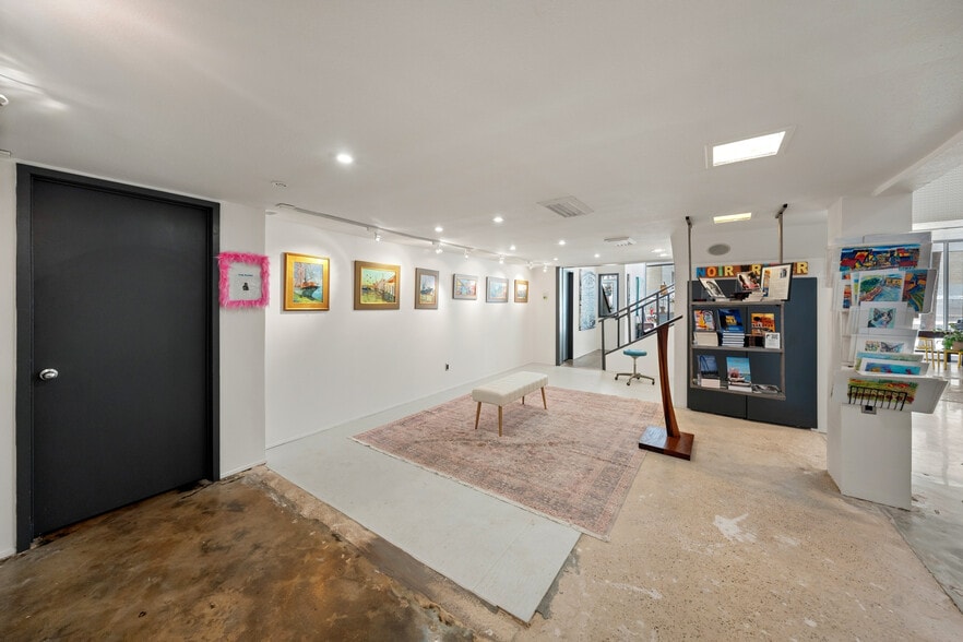 More Photos Of 515 22nd St, Galveston General Retail For Sale